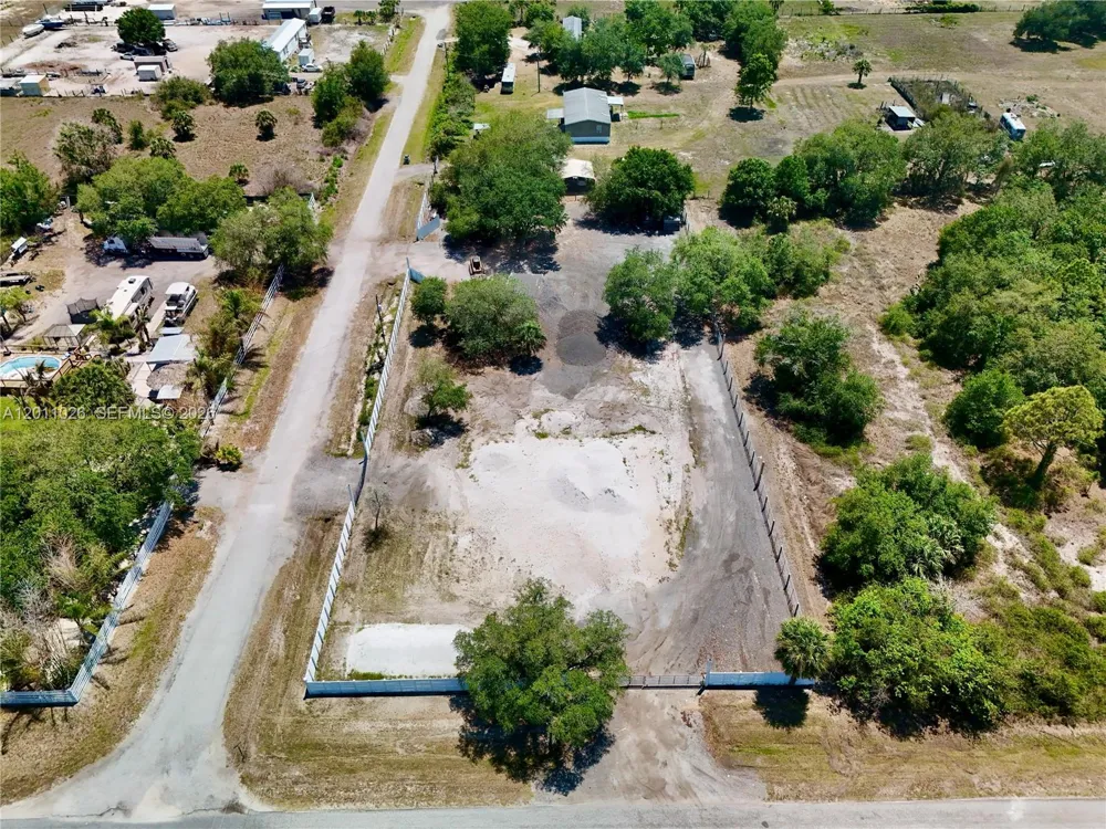 242 BALD CYPRESS AVE Clewiston, FL 33440