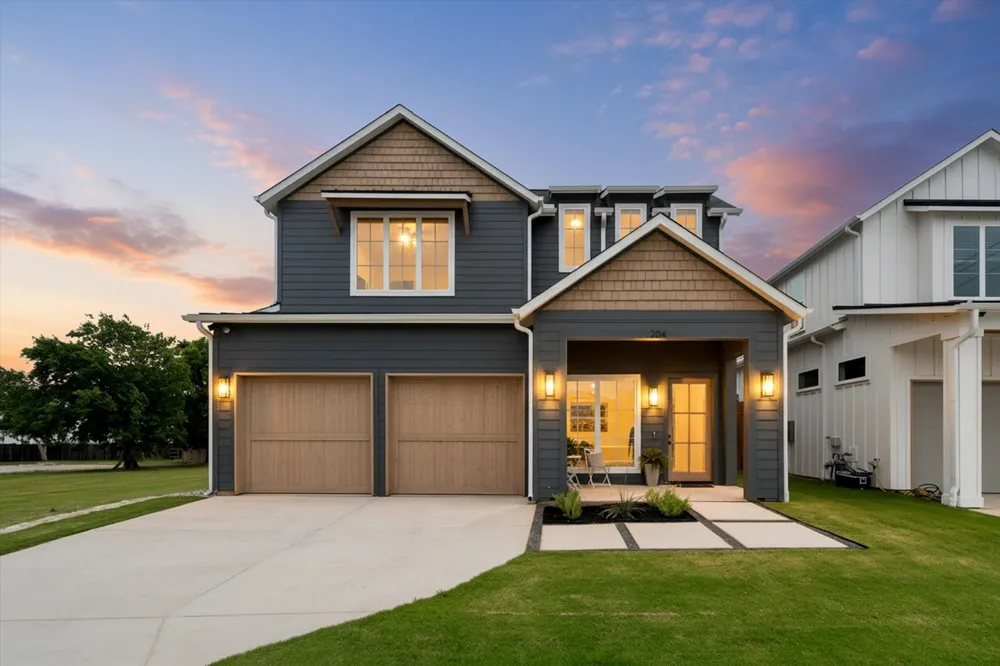 204 Pine Street Roanoke, TX 76262