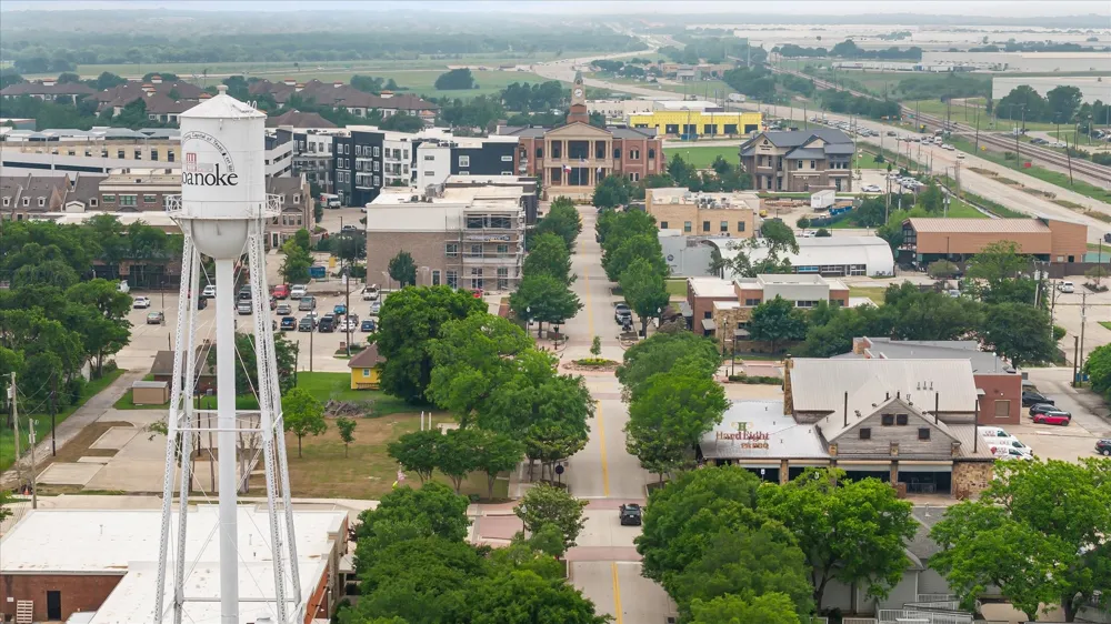 204 Pine Street Roanoke, TX 76262