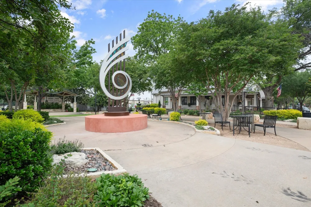 204 Pine Street Roanoke, TX 76262