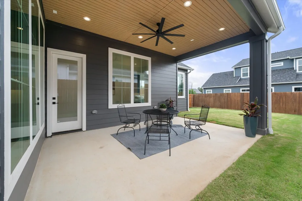 204 Pine Street Roanoke, TX 76262