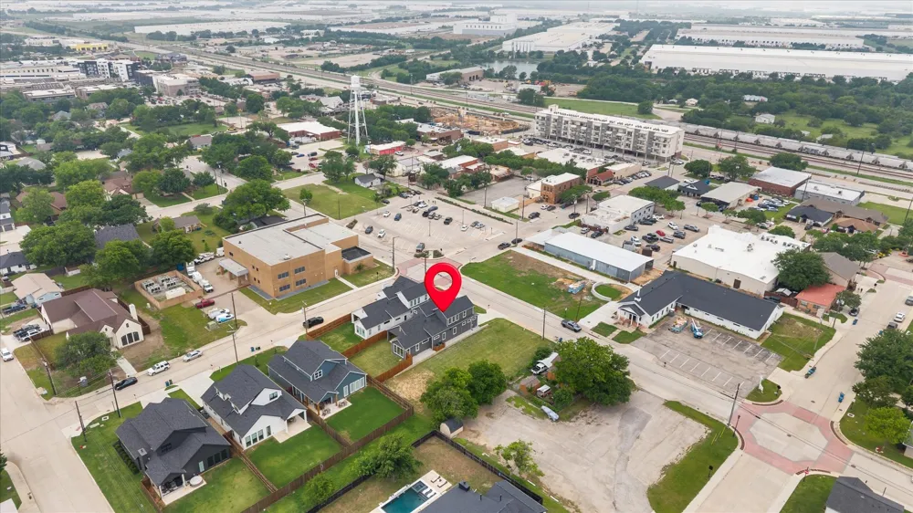 204 Pine Street Roanoke, TX 76262