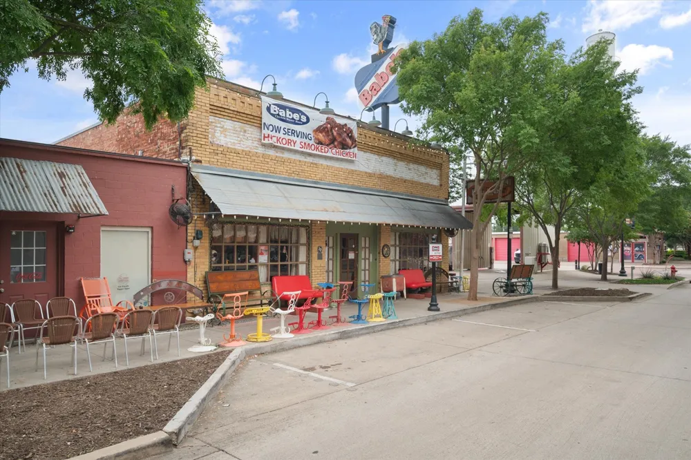 204 Pine Street Roanoke, TX 76262