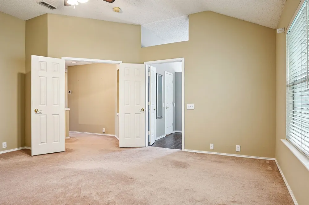 412 Vasey Oak Drive Keller, TX 76248