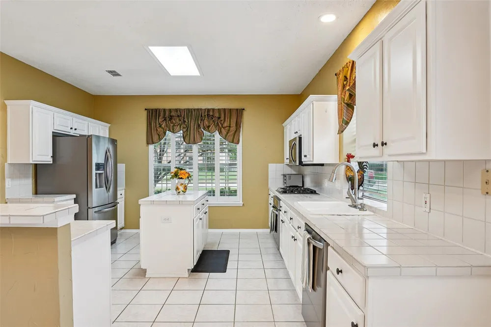 412 Vasey Oak Drive Keller, TX 76248