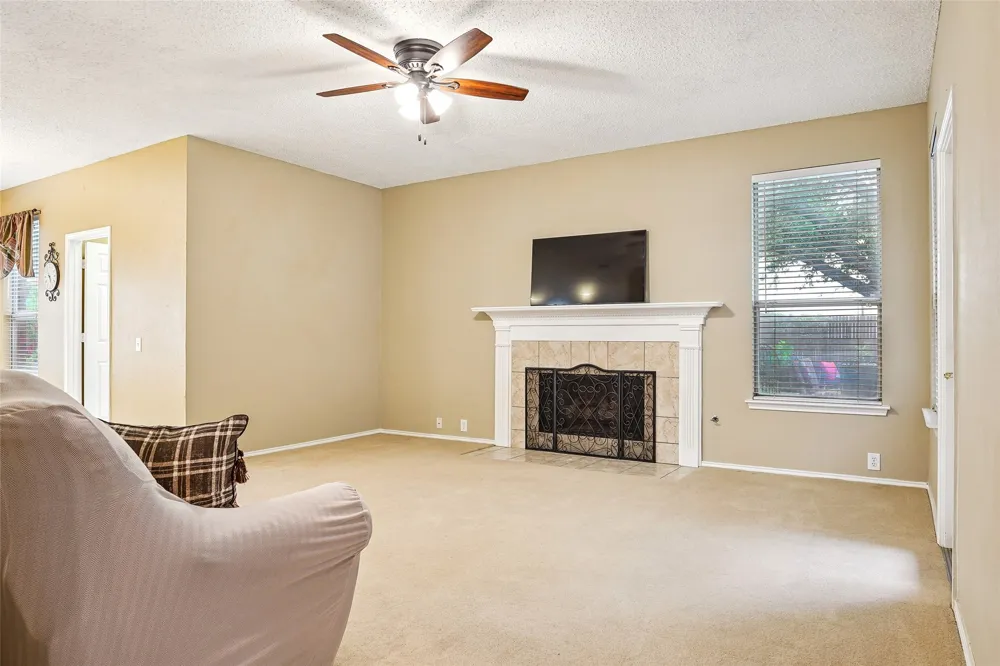 412 Vasey Oak Drive Keller, TX 76248