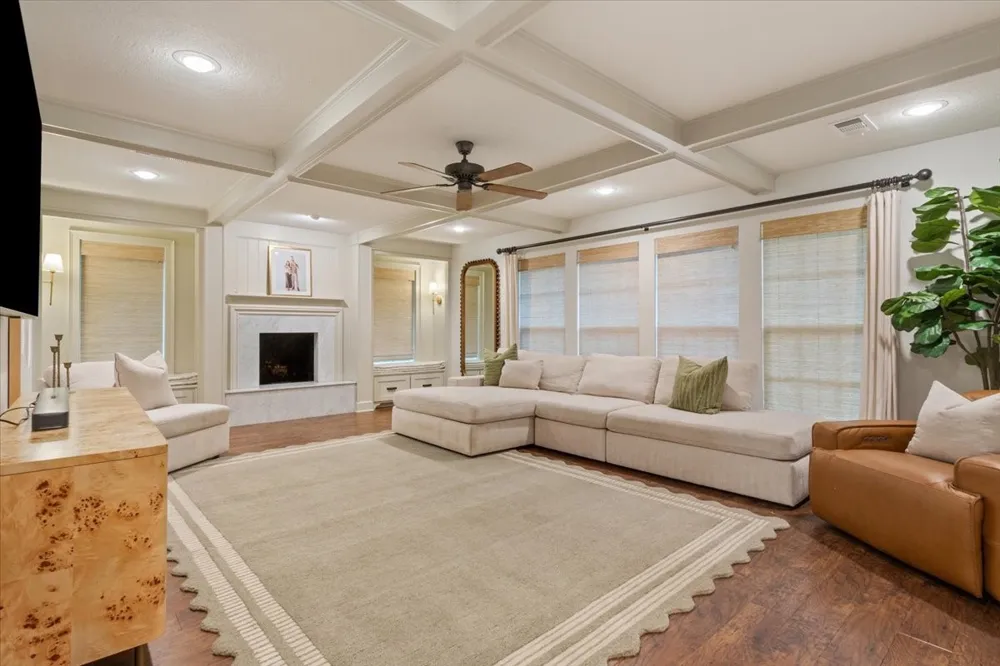 402 Shadow Mountain Drive Woodway, TX 76712