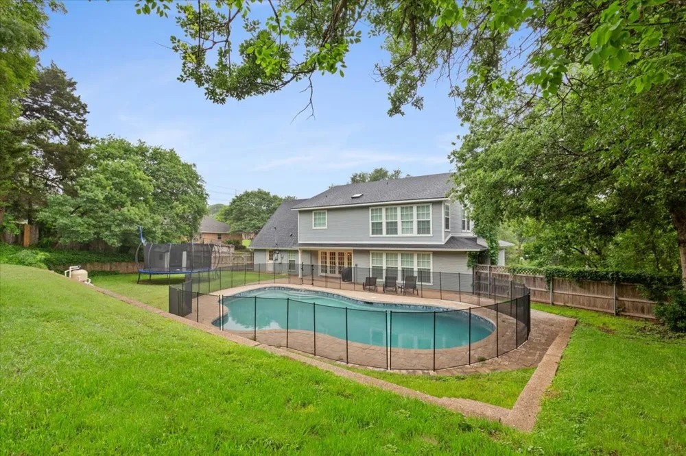 402 Shadow Mountain Drive Woodway, TX 76712