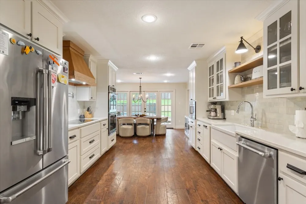 402 Shadow Mountain Drive Woodway, TX 76712