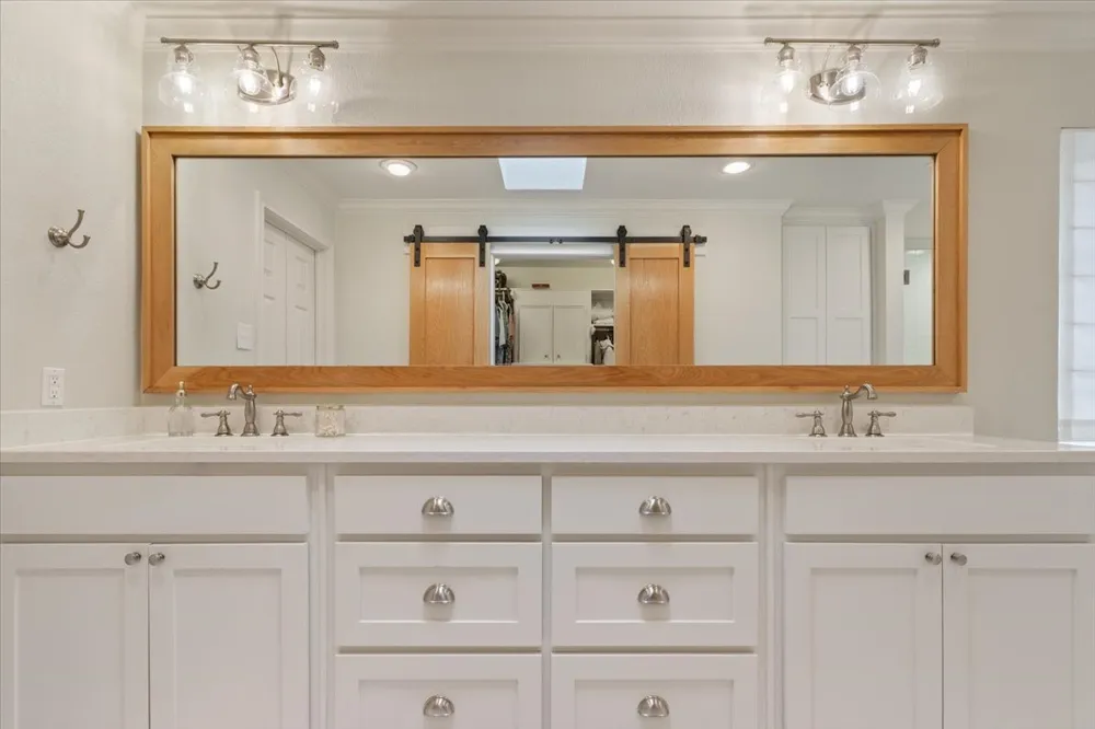 402 Shadow Mountain Drive Woodway, TX 76712