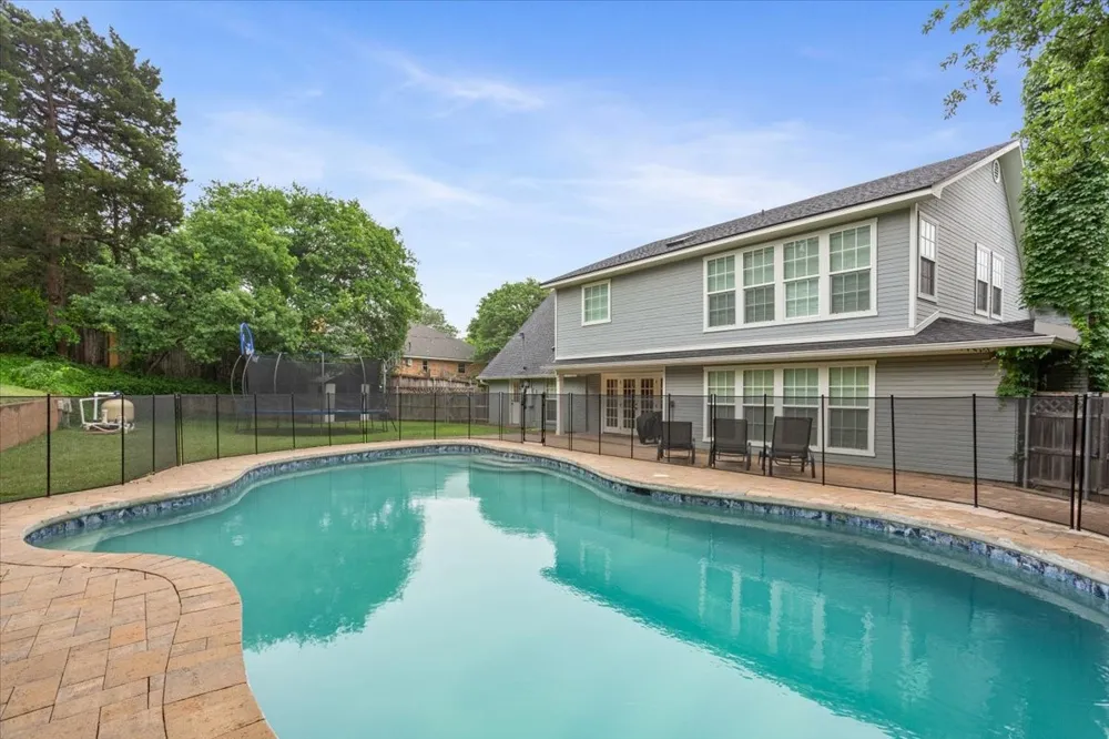 402 Shadow Mountain Drive Woodway, TX 76712