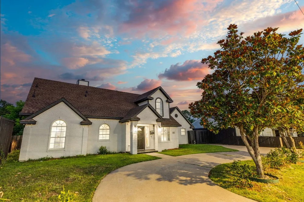 3304 Inwood Road Dallas, TX 75235