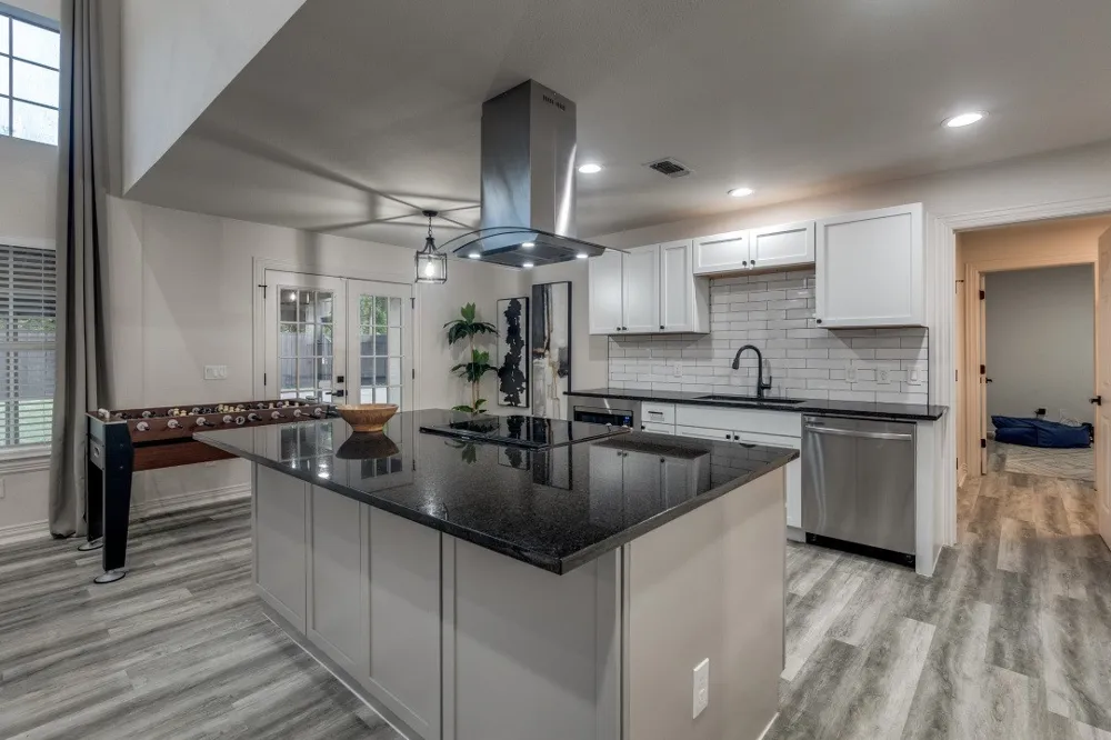 3304 Inwood Road Dallas, TX 75235