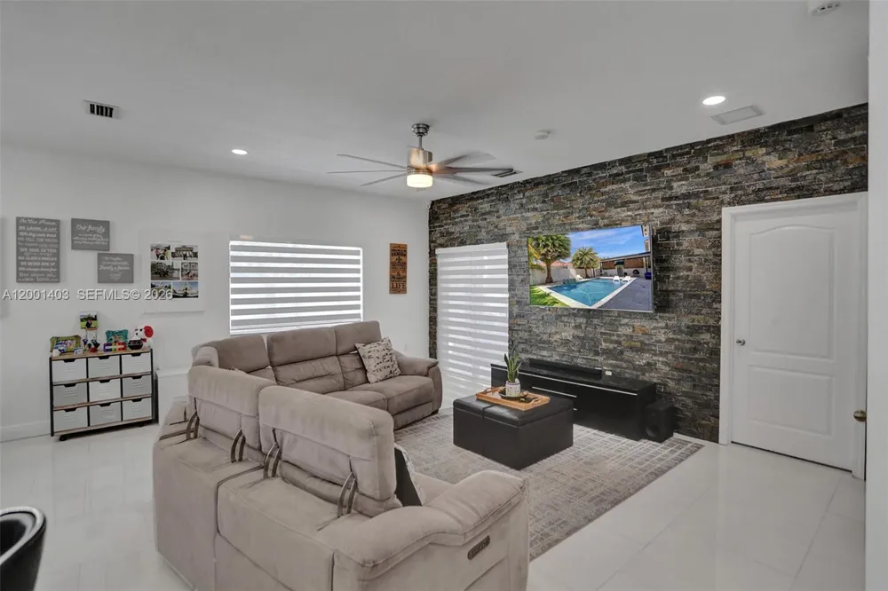 10231 SW 227th Ln Cutler Bay, FL 33190