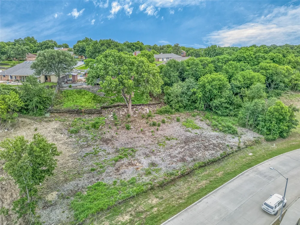 738 Sterling Drive Benbrook, TX 76126