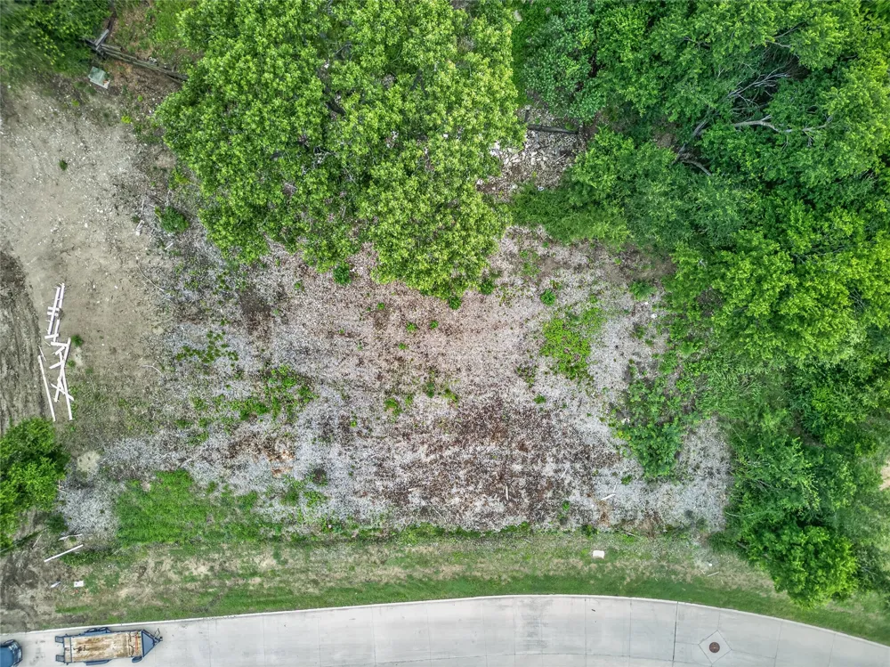 738 Sterling Drive Benbrook, TX 76126