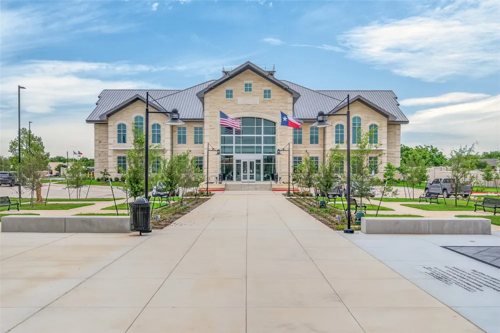 738 Sterling Drive Benbrook, TX 76126