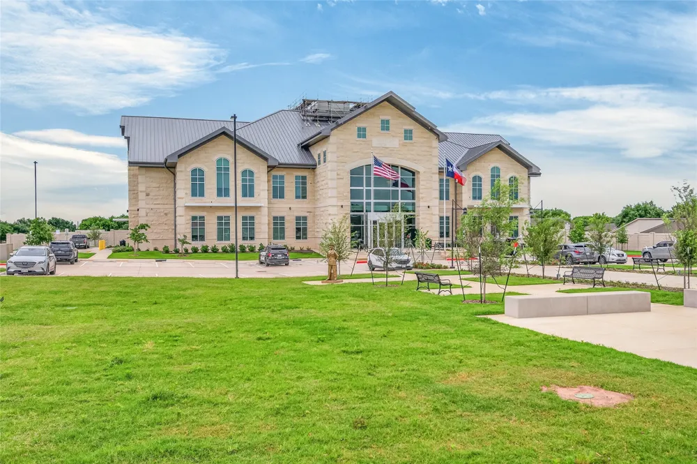 738 Sterling Drive Benbrook, TX 76126
