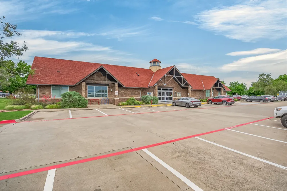 738 Sterling Drive Benbrook, TX 76126