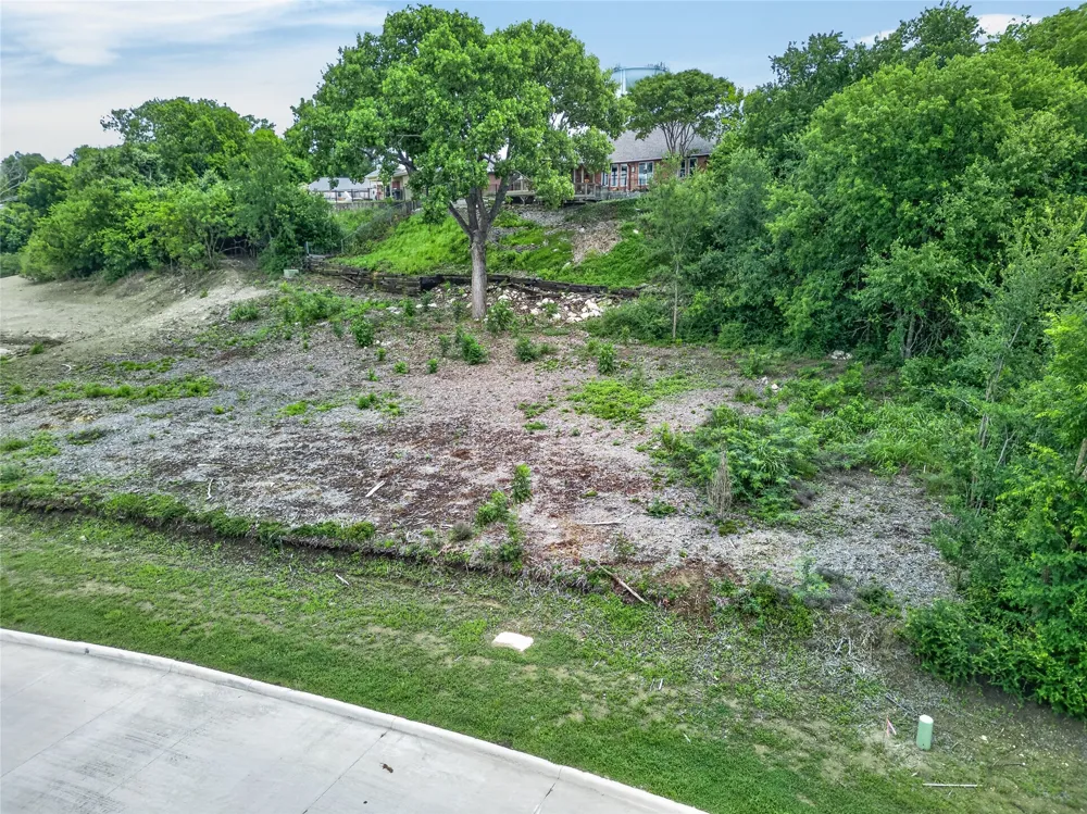 738 Sterling Drive Benbrook, TX 76126