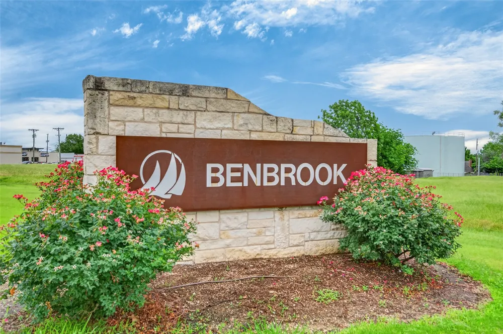 738 Sterling Drive Benbrook, TX 76126