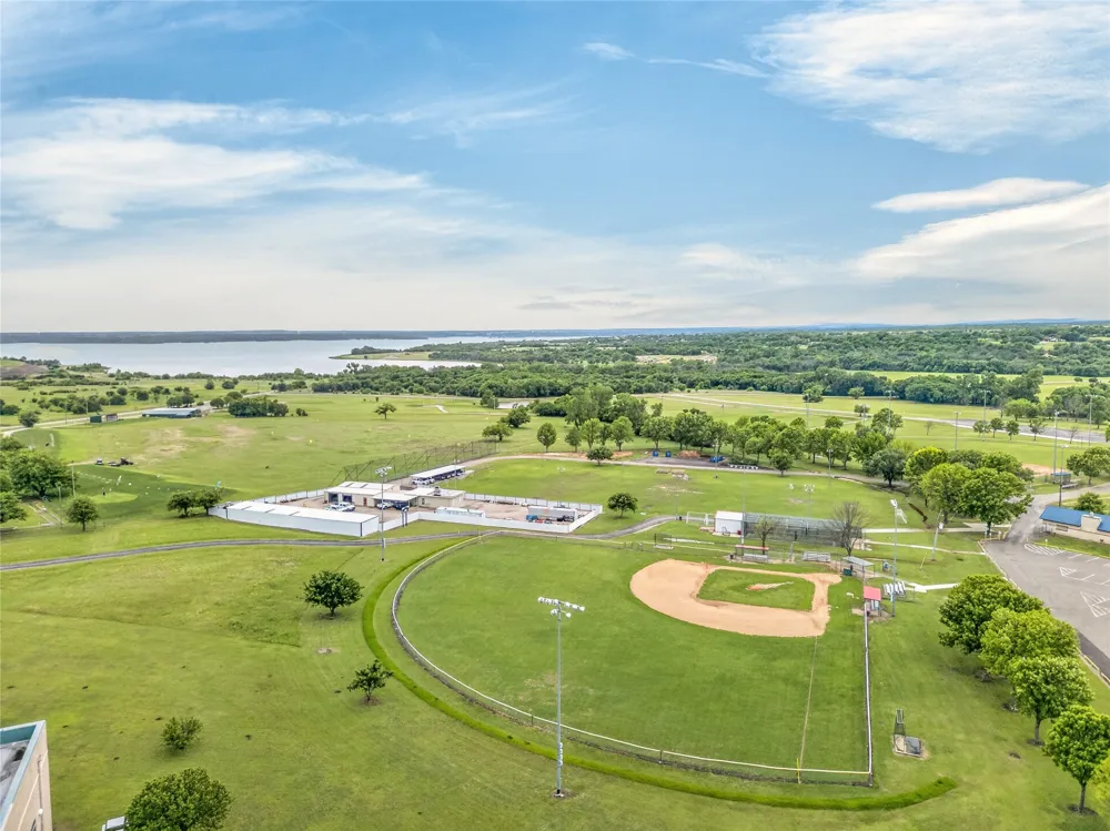 738 Sterling Drive Benbrook, TX 76126