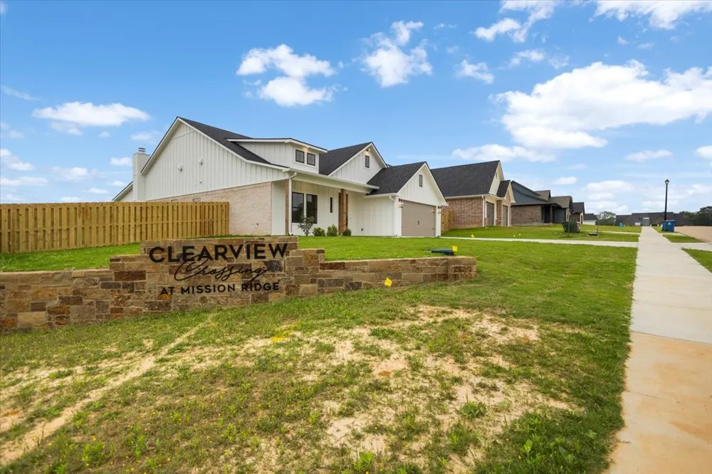 16429 Clearview Drive Lindale, TX 75771