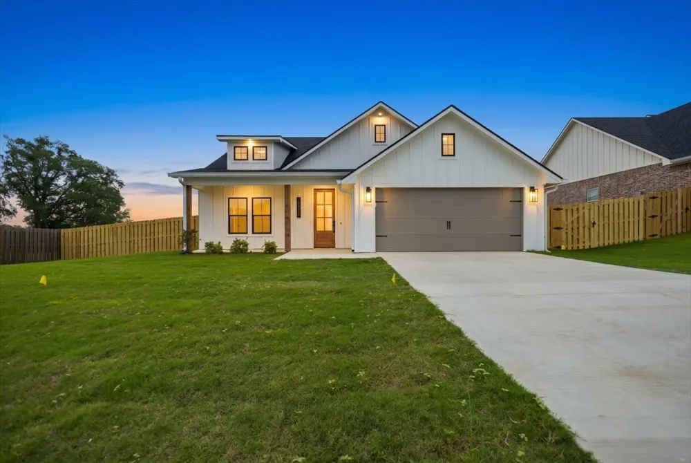 16429 Clearview Drive Lindale, TX 75771