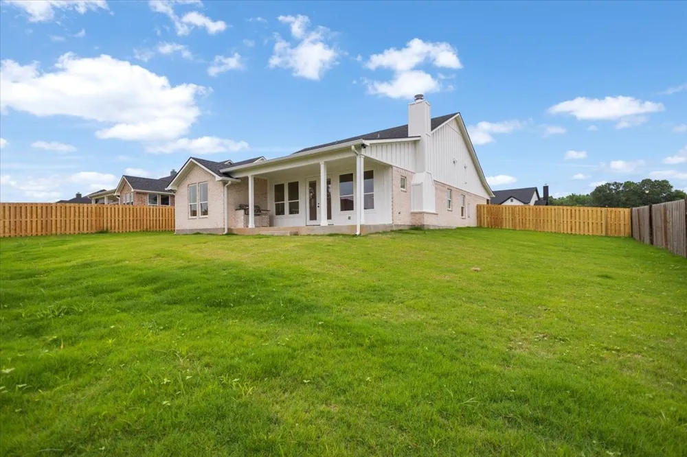 16429 Clearview Drive Lindale, TX 75771