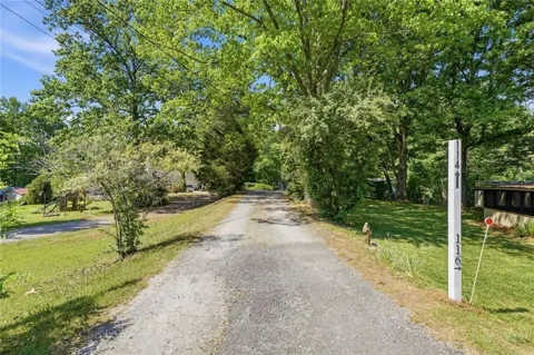114 Oakcrest Circle