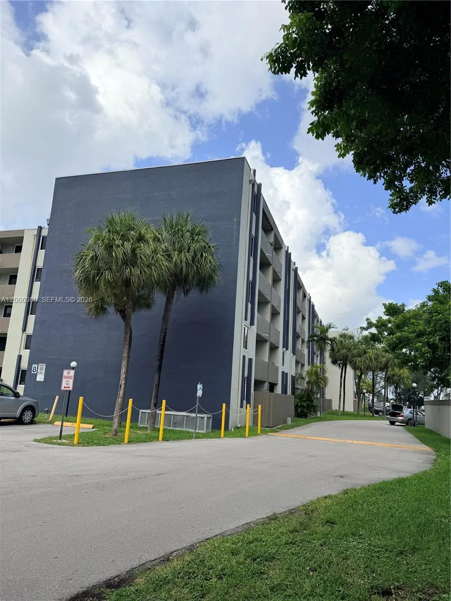 10090 NW 80th Ct #1203 Hialeah Gardens, FL 33016