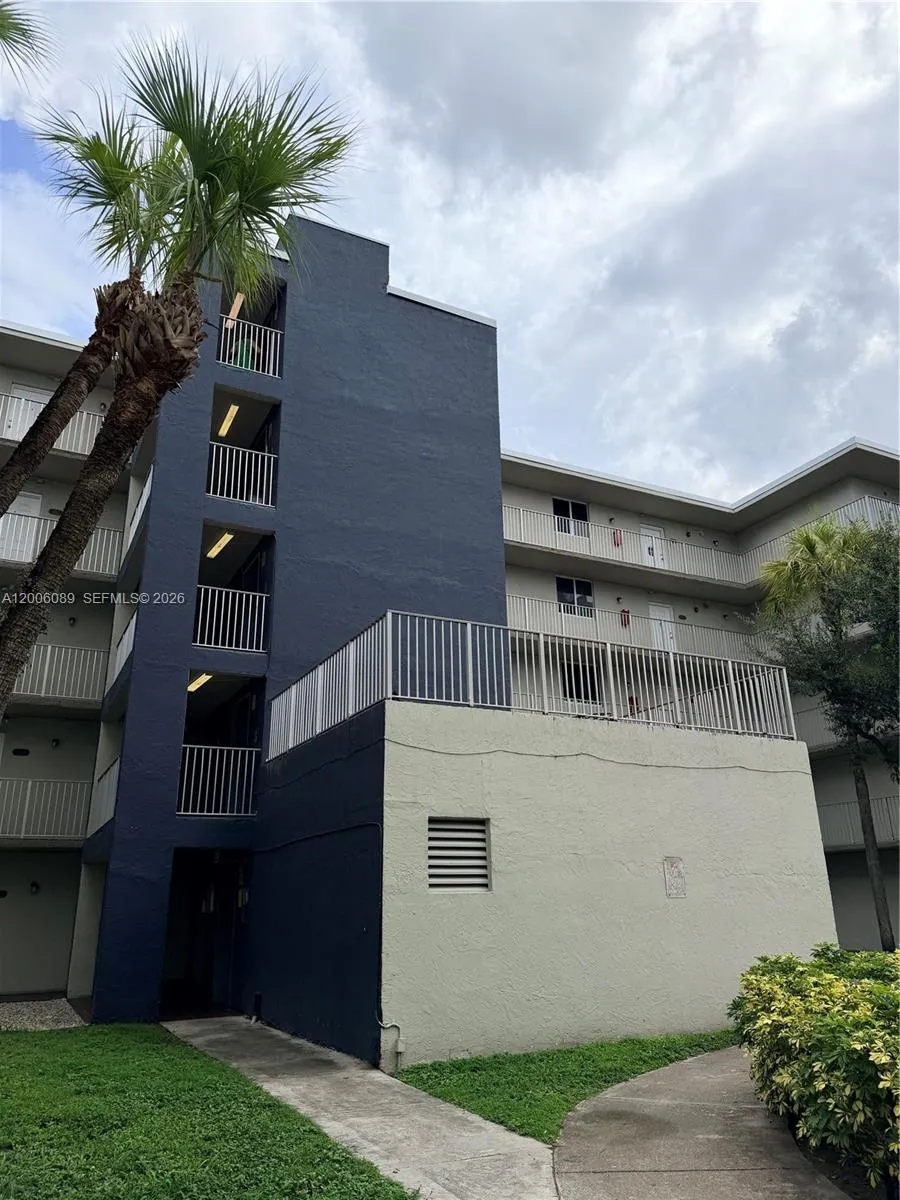 10090 NW 80th Ct #1203 Hialeah Gardens, FL 33016