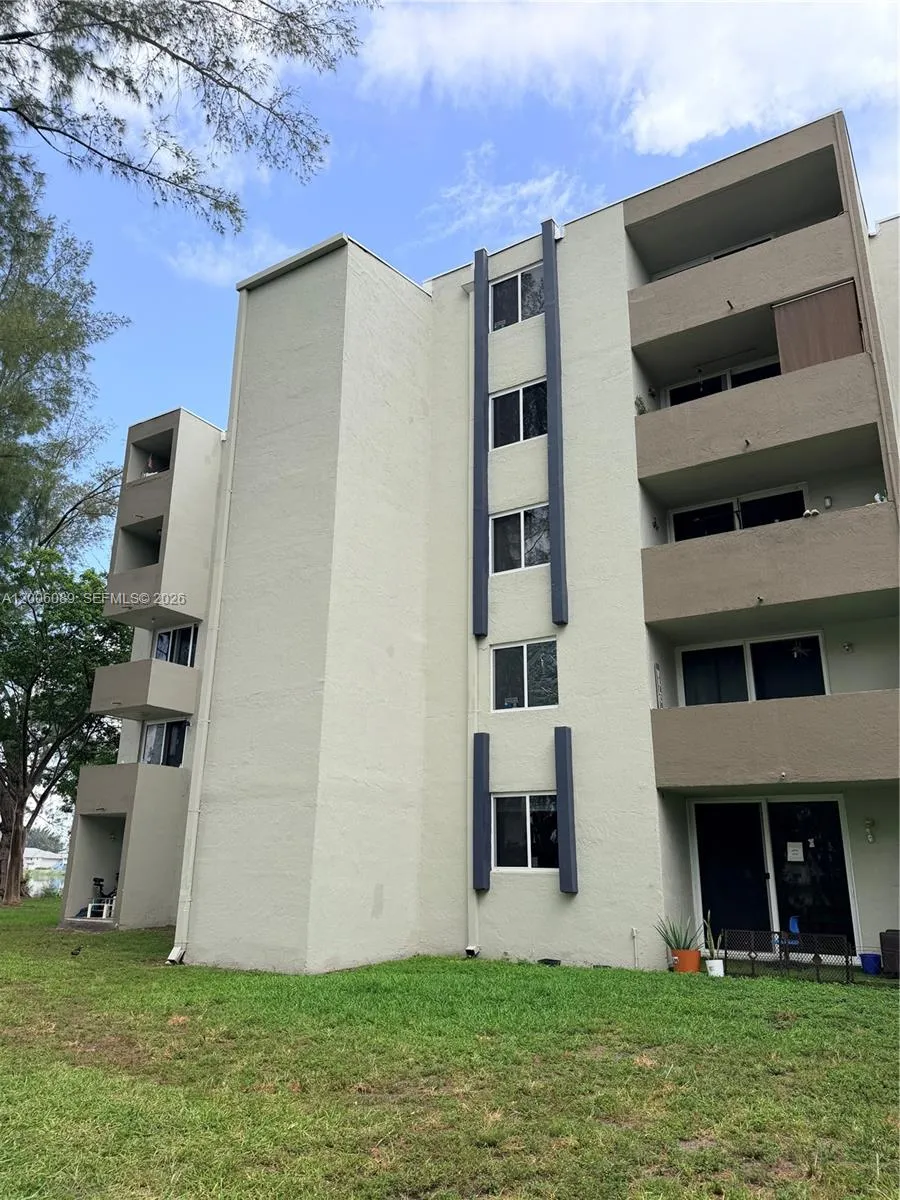 10090 NW 80th Ct #1203 Hialeah Gardens, FL 33016