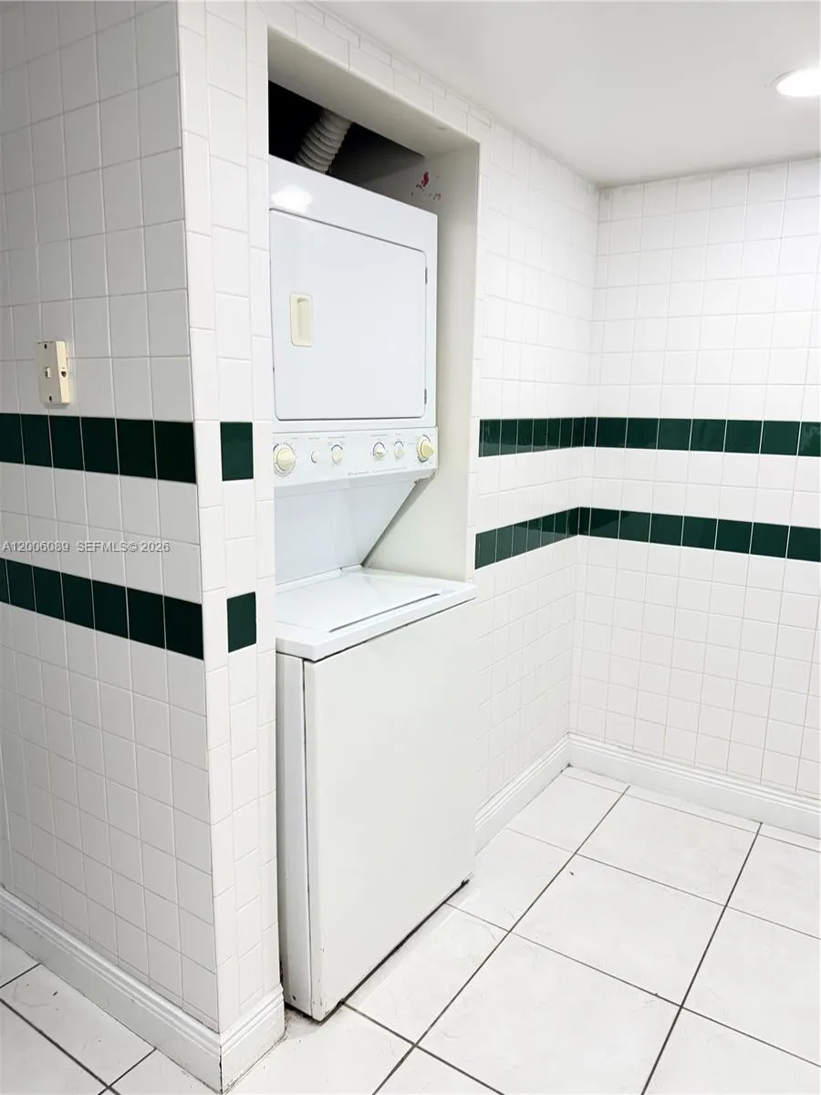10090 NW 80th Ct #1203 Hialeah Gardens, FL 33016