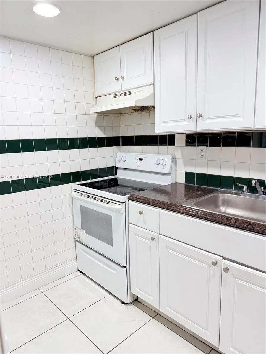 10090 NW 80th Ct #1203 Hialeah Gardens, FL 33016