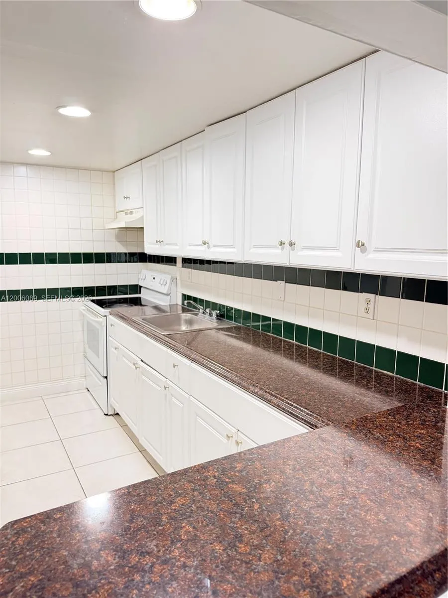 10090 NW 80th Ct #1203 Hialeah Gardens, FL 33016