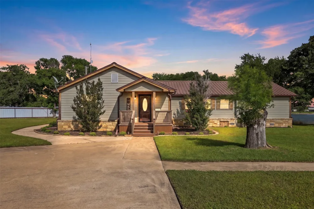 125 County Road 596 Eastland, TX 76448