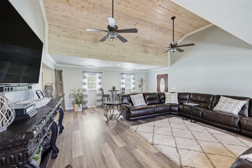 125 County Road 596 Eastland, TX 76448
