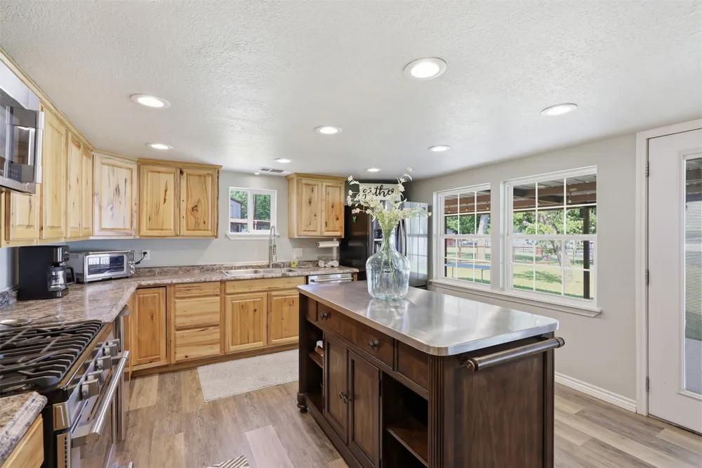125 County Road 596 Eastland, TX 76448