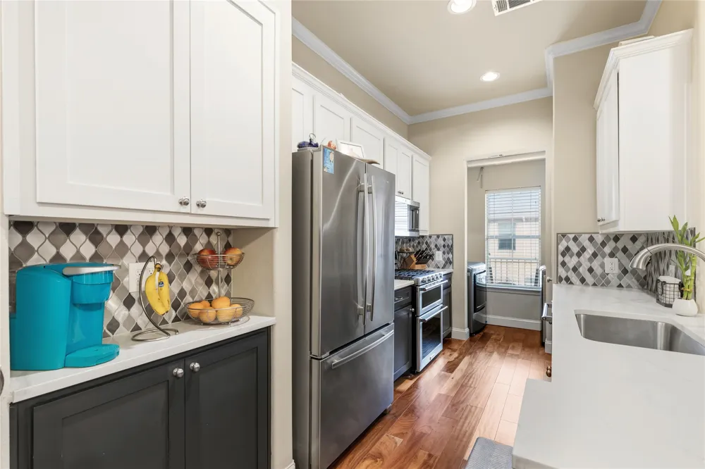 8824 Tudor Place Dallas, TX 75228