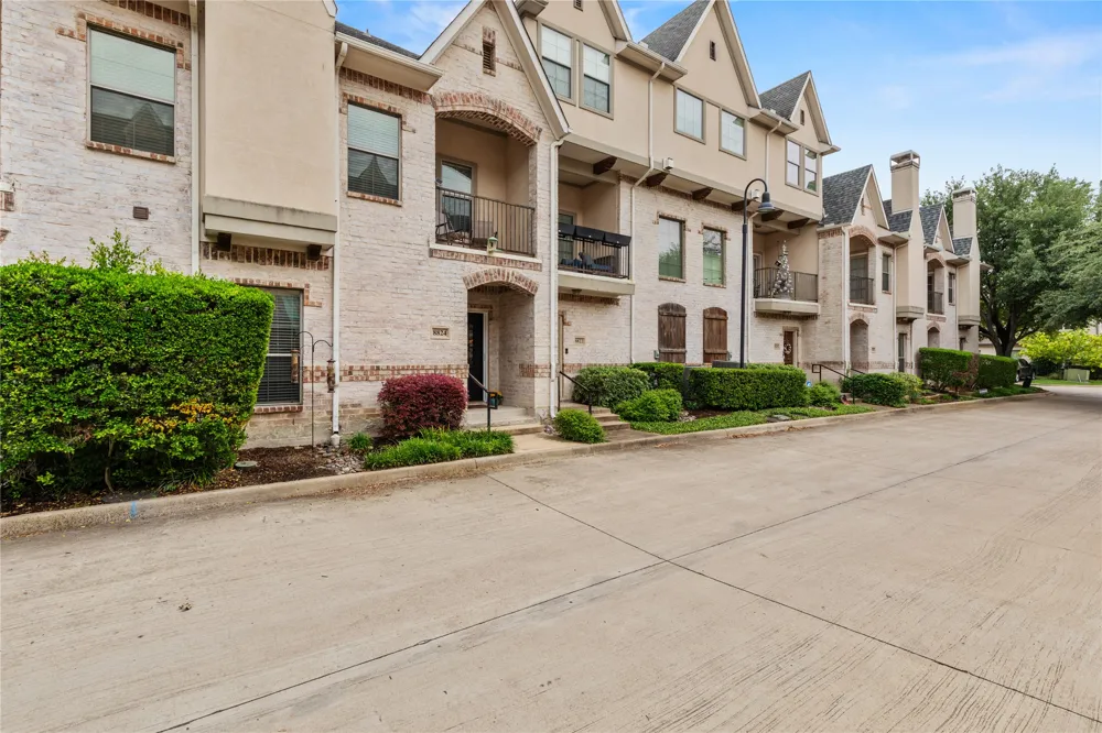 8824 Tudor Place Dallas, TX 75228