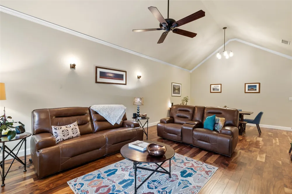 8824 Tudor Place Dallas, TX 75228