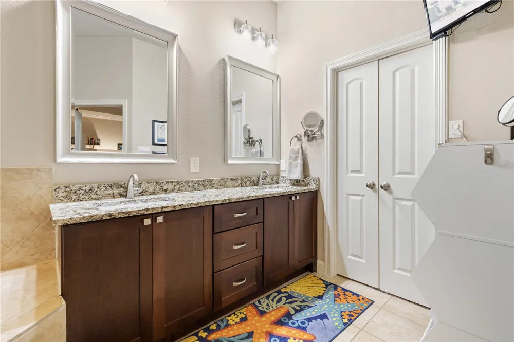 8824 Tudor Place Dallas, TX 75228