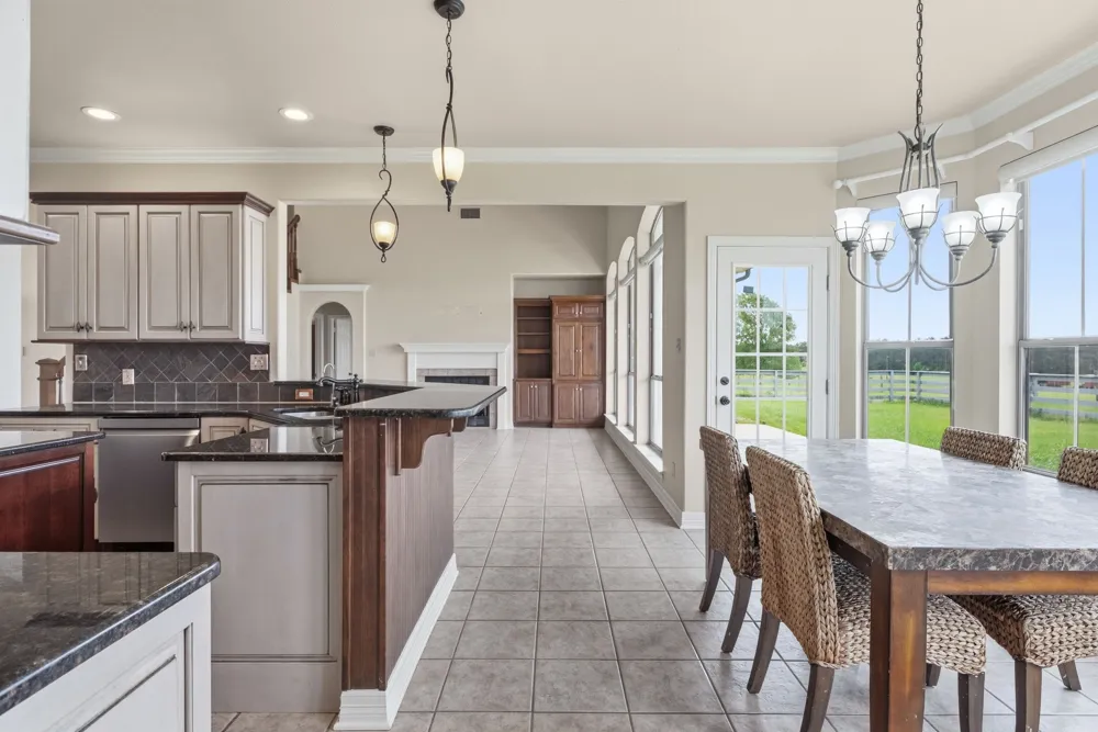 219 W Twin Creeks Trail Troup, TX 75789