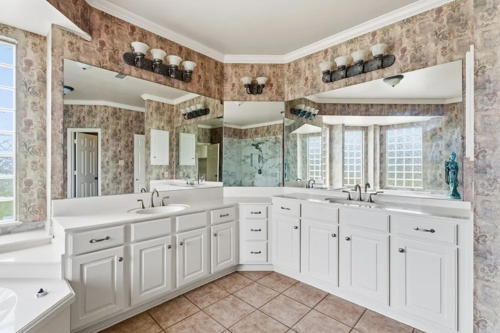 219 W Twin Creeks Trail Troup, TX 75789