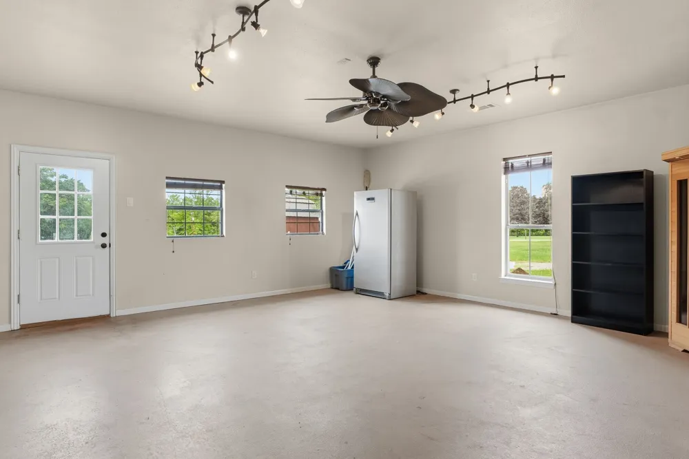 219 W Twin Creeks Trail Troup, TX 75789