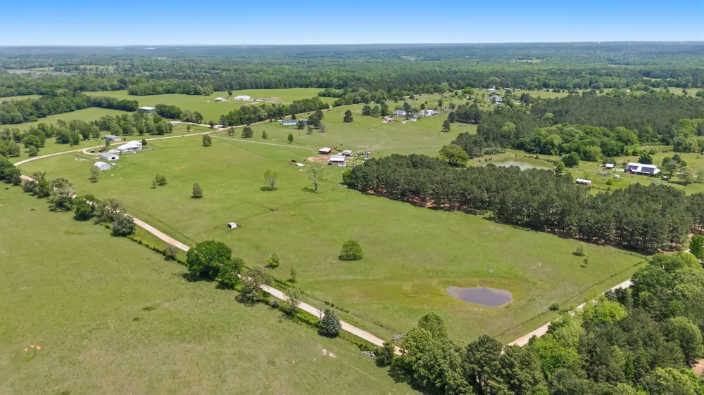 219 W Twin Creeks Trail Troup, TX 75789