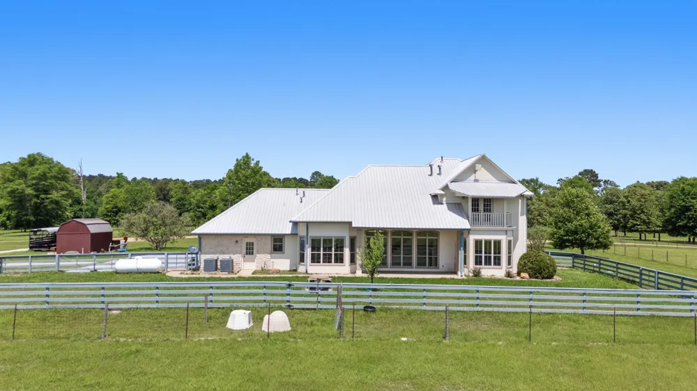 219 W Twin Creeks Trail Troup, TX 75789