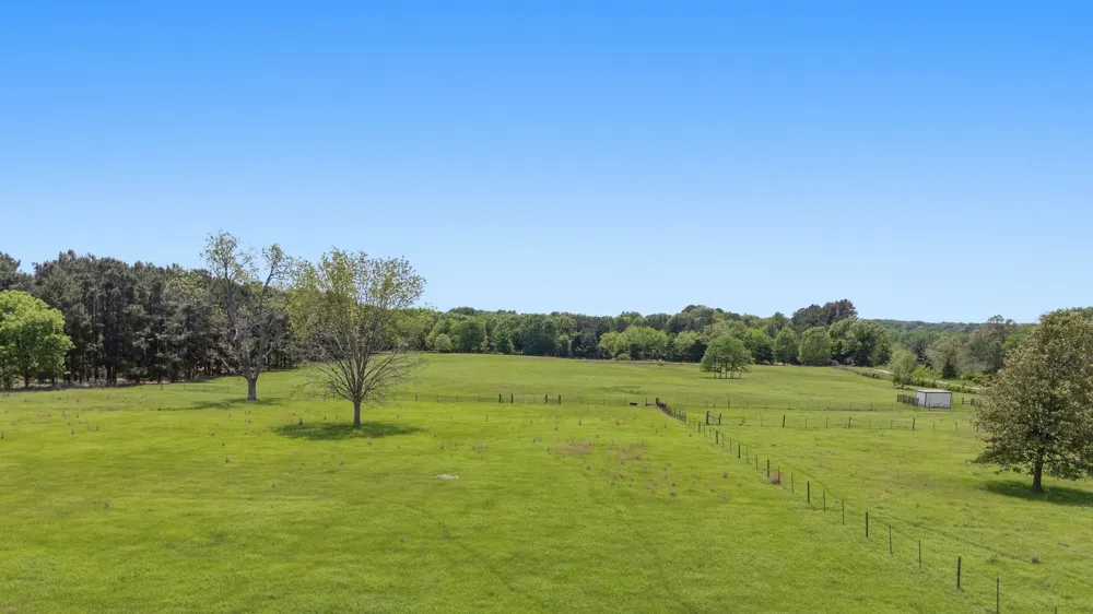 219 W Twin Creeks Trail Troup, TX 75789