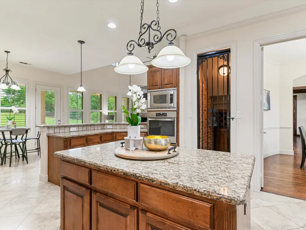 407 W Aurora Vista Trail Aurora, TX 76078
